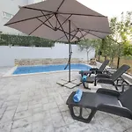 Apartment Family Friendly With A Swimming Pool - 14203 *