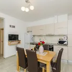 Family Friendly With A Swimming Pool - 14203 Apartment *