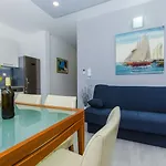 Family Friendly With A Swimming Pool - 14203 Apartment *