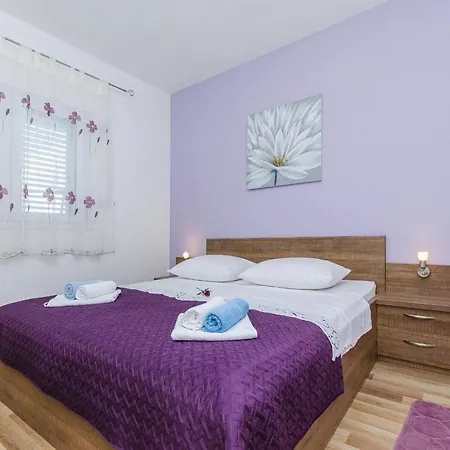 아파트 Family Friendly With A Swimming Pool - 14203 *