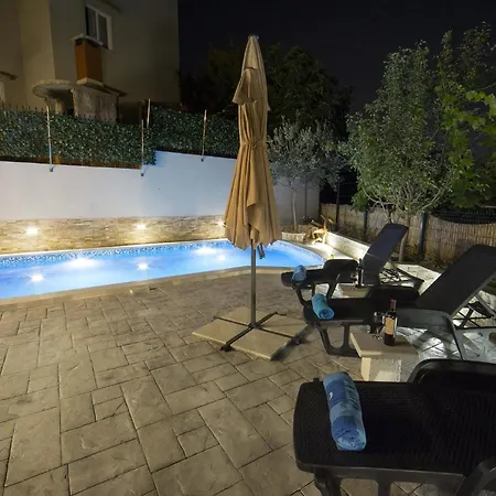 Family Friendly With A Swimming Pool - 14203 아파트 스플리트